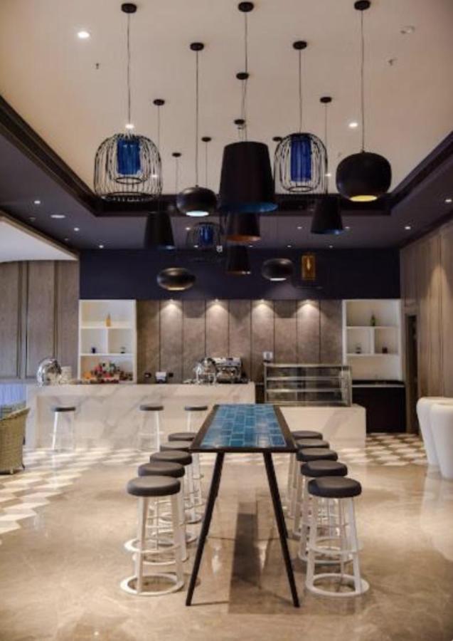 Aparthotel Caramel Dlf My Pad Lucknow Esterno foto